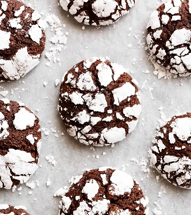 Easy Chocolate Crinkle Cookies